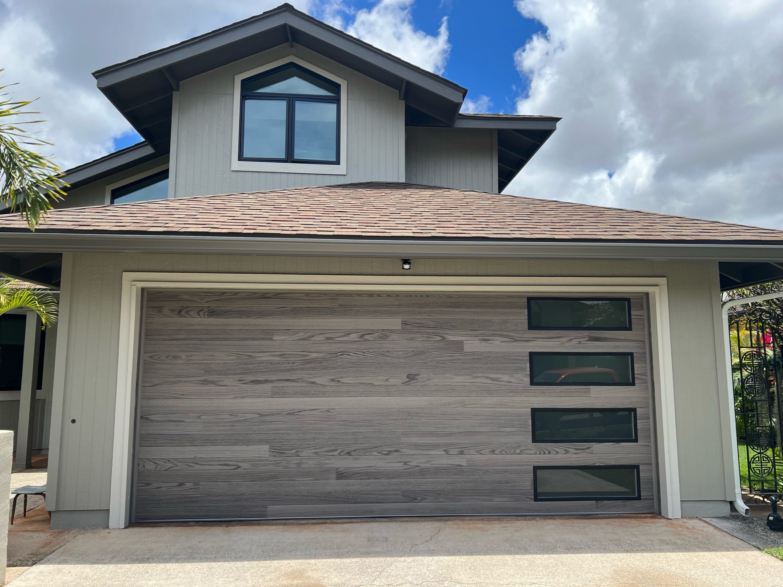 Horizon grooves lend texture and interest to Planks door